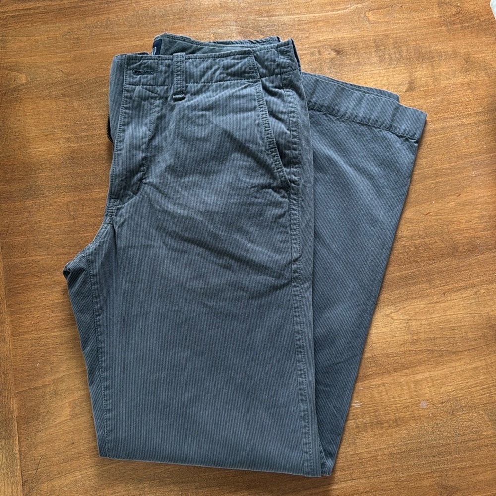 Gap Chino Pants Mens 32x34 Khakis Flat Front Grey Gray
